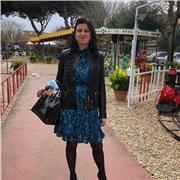 Insegnante russa, laureata in Mosca, Russia, impartisce le lezioni di pianoforte per i adulti e i bambini dal 6 alle 18 anni.
Parla la lingua italiana e russa